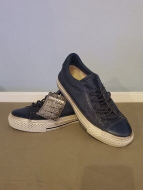 Low-Top John Varvatos Converse In Dark Blue Women's size 5 NWT